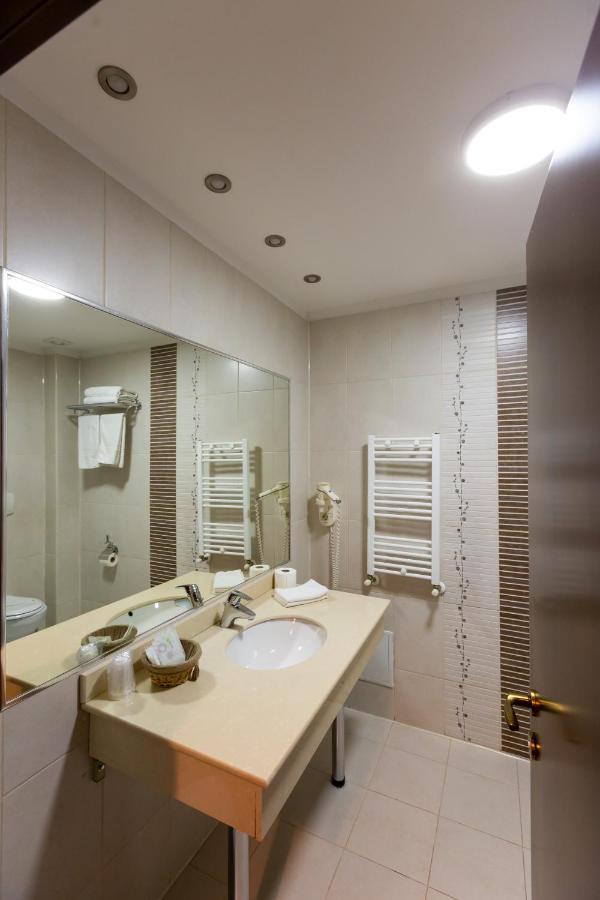 Hotel Art Buzau Exterior photo
