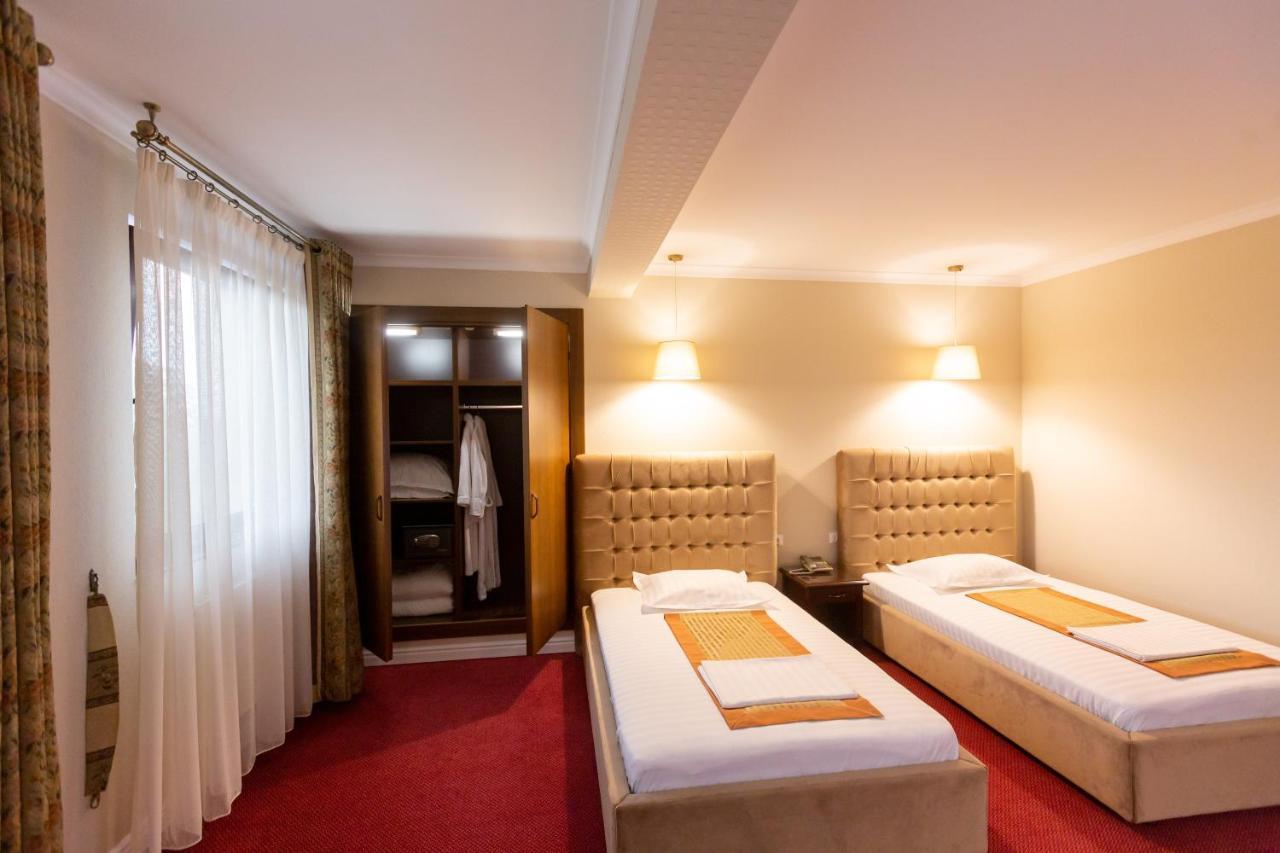 Hotel Art Buzau Exterior photo