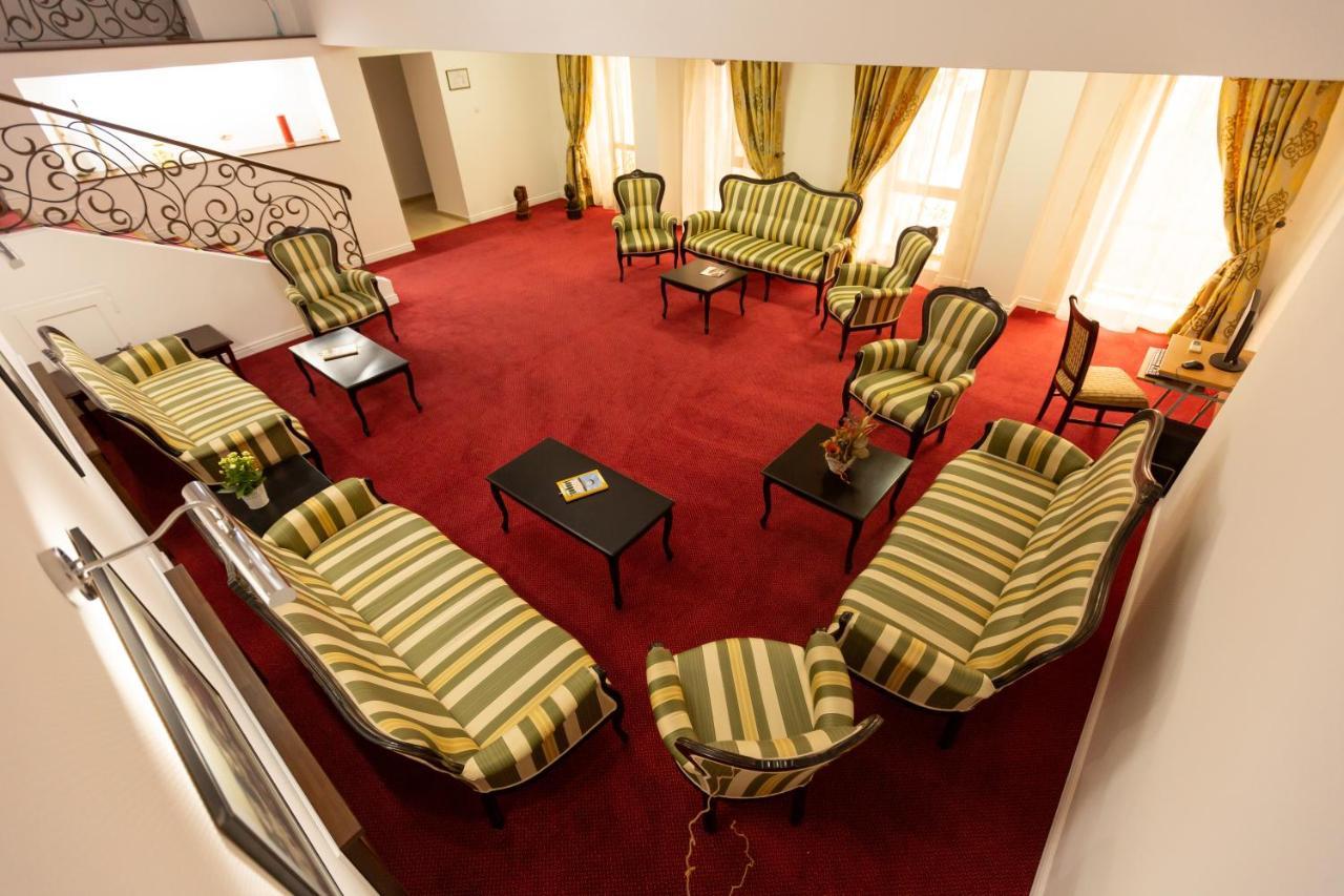 Hotel Art Buzau Exterior photo
