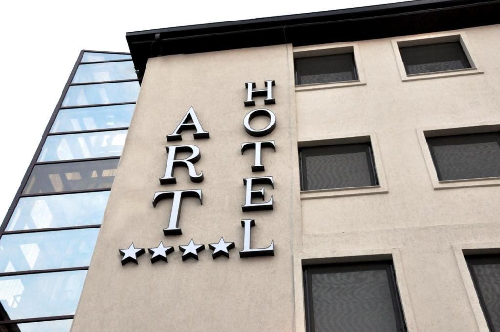 Hotel Art Buzau Exterior photo